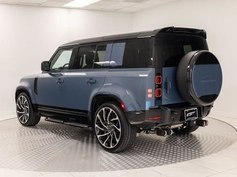 Used 2025 Land Rover Defender 110 X-Dynamic SE AWD/4WD image 2