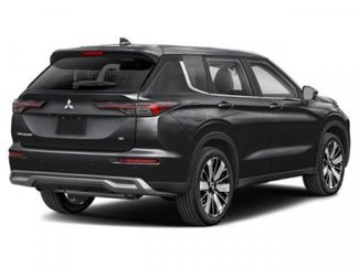 New 2026 Mitsubishi Outlander SE video 2