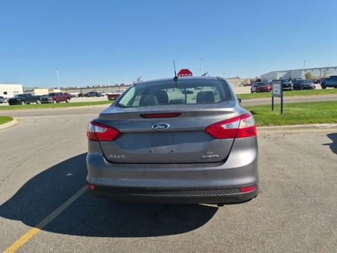 Used 2014 Ford Focus SE FWD image 6