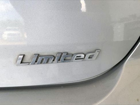 Used 2020 Hyundai Elantra Limited FWD image 9