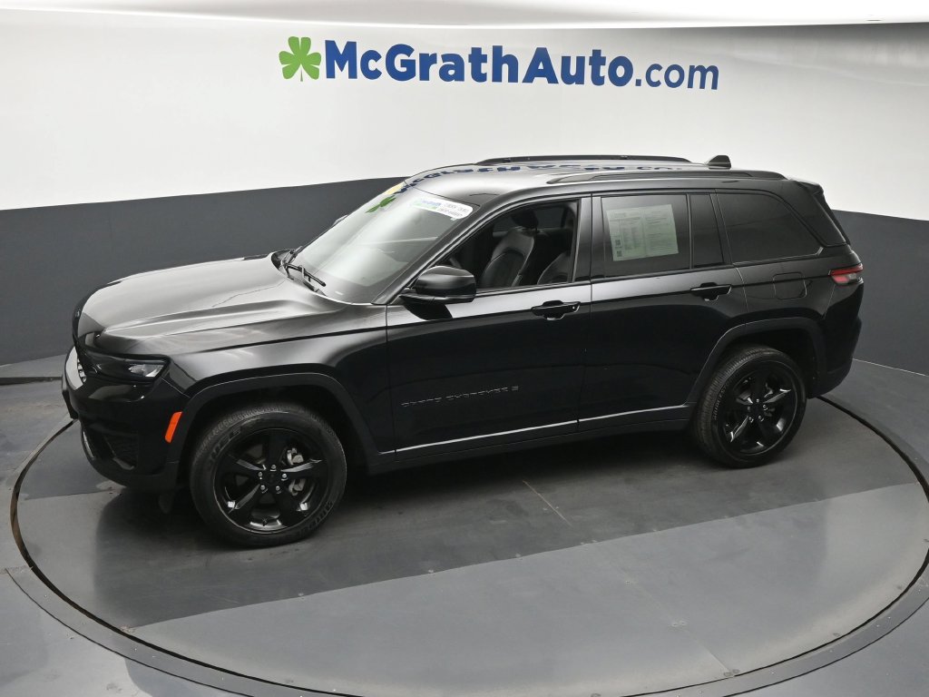 Used 2023 Jeep Grand Cherokee Altitude AWD/4WD image 22
