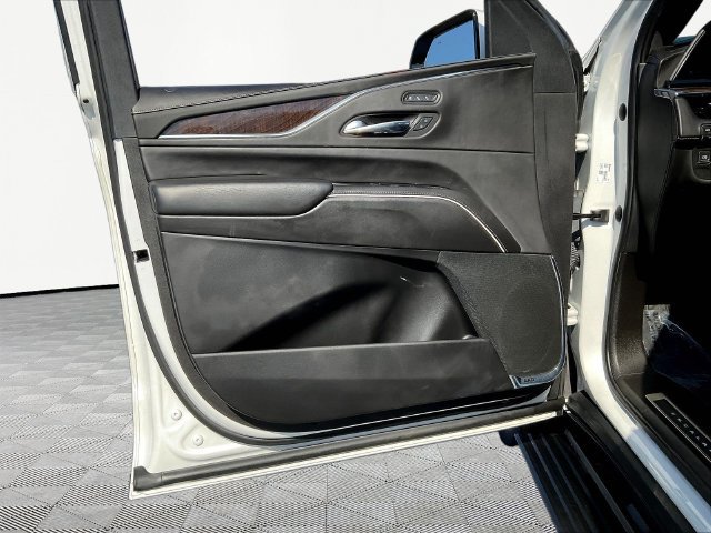 Used 2021 Cadillac Escalade Sport Platinum AWD/4WD image 22
