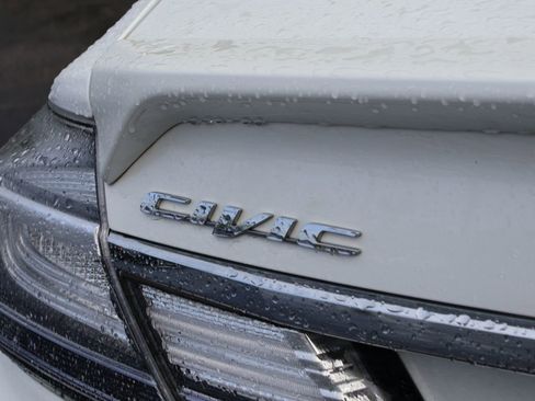 Used 2013 Honda Civic Hybrid Sedan image 8