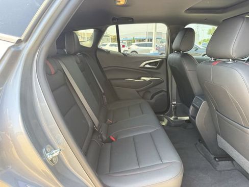 Certified 2024 Chevrolet Trax RS w/ Sunroof Package FWD image 32