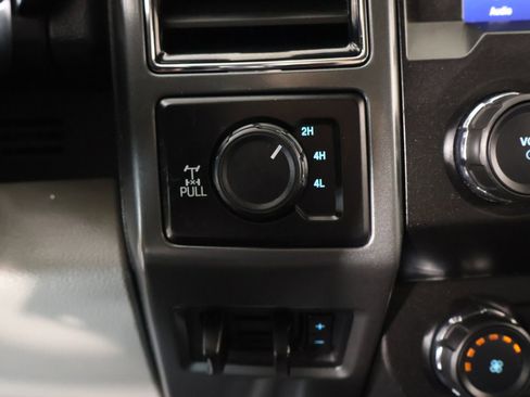 Used 2021 Ford F250 XLT w/ XLT Premium Package AWD/4WD image 9