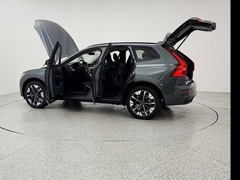 New 2026 Volvo XC60 T8 Plus w/ Protection Package Premier AWD/4WD image 12