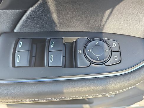 Certified 2021 Buick Envision Essence w/ Technology Package I AWD/4WD image 34