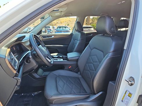 Certified 2024 Volkswagen Atlas SE AWD/4WD image 17