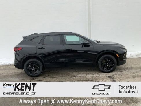 Used 2024 Chevrolet Blazer LT w/ Convenience Package image 3