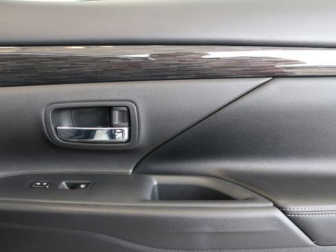 Used 2017 Mitsubishi Outlander SEL FWD image 36