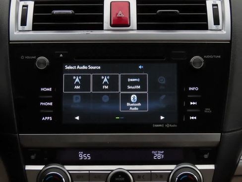 Used 2016 Subaru Outback 2.5i Premium image 19