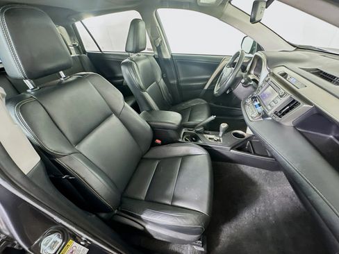 Used 2015 Toyota RAV4 Limited image 30