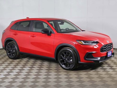 Used 2025 Honda HR-V Sport image 2