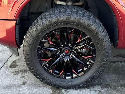 Used 2021 Nissan Titan Platinum Reserve w/ Moonroof Package image 10