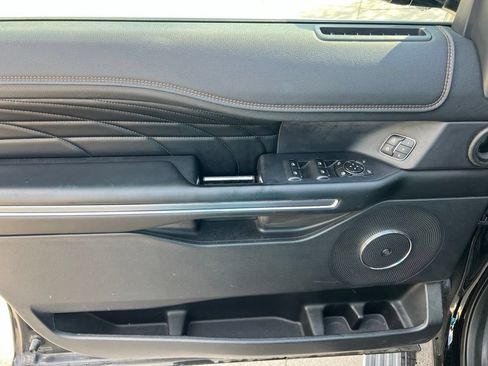Used 2018 Ford Expedition Max Platinum RWD image 11