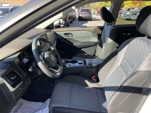 Certified 2023 Nissan Rogue SV image 14