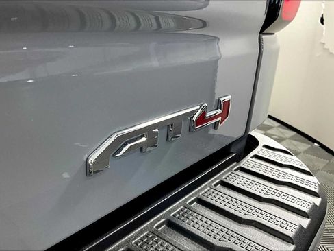 Used 2025 GMC Sierra 1500 AT4 w/ AT4 Premium Package AWD/4WD image 8