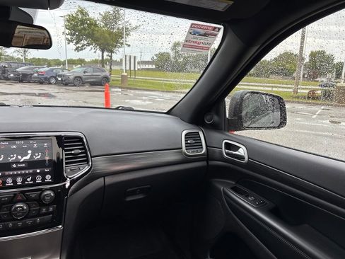 Used 2021 Jeep Grand Cherokee Laredo X AWD/4WD image 47