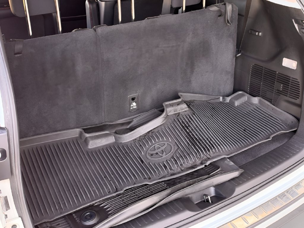 Used 2019 Toyota Highlander XLE AWD/4WD image 23