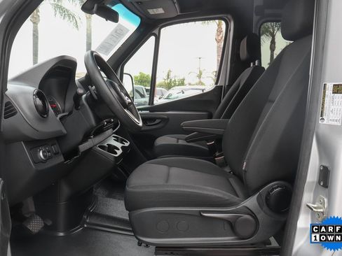 Used 2024 Mercedes-Benz Sprinter 2500 image 14