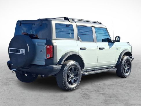 Used 2022 Ford Bronco Black Diamond image 6