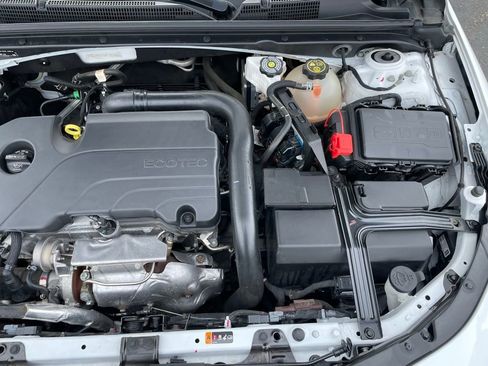 Used 2023 Chevrolet Malibu LT FWD image 39