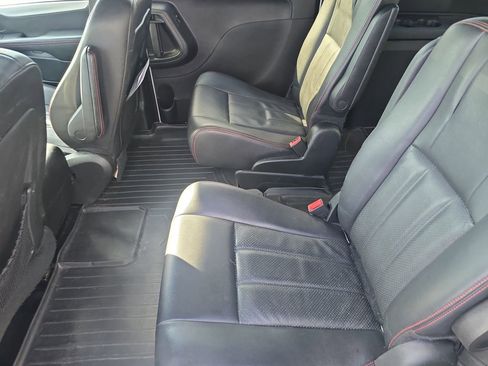 Used 2018 Dodge Grand Caravan GT image 11