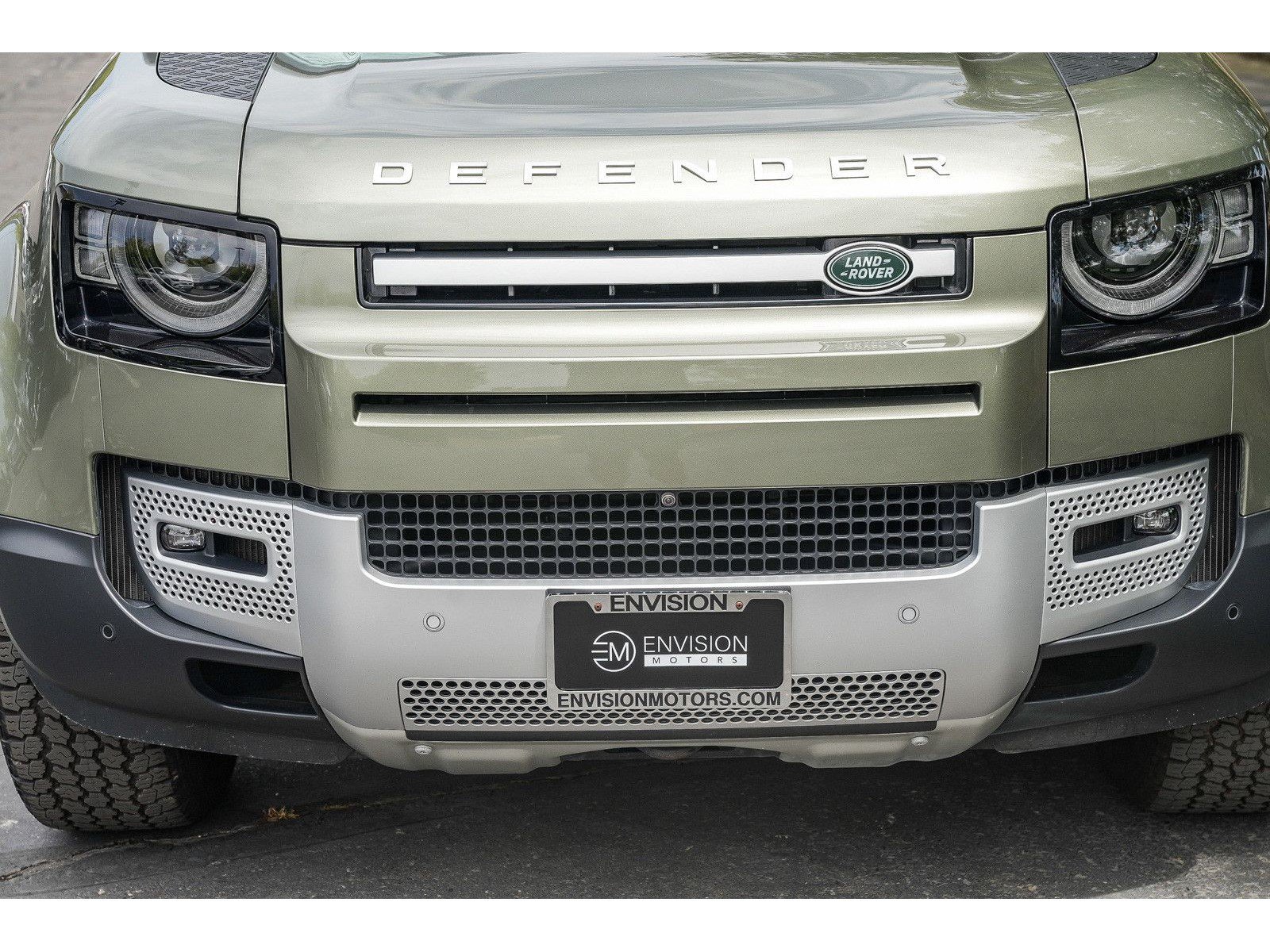 Used 2025 Land Rover Defender 110 S AWD/4WD image 7