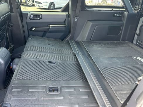 Used 2024 Ford Bronco Black Diamond w/ Sasquatch Package AWD/4WD image 34