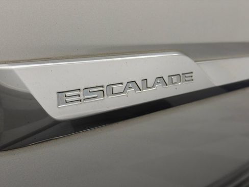 Used 2015 Cadillac Escalade Luxury AWD/4WD image 18