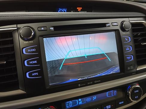 Used 2017 Toyota Highlander XLE AWD/4WD image 27