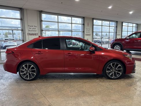 Used 2020 Toyota Corolla XSE image 3