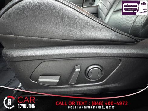 Used 2024 Hyundai Elantra Limited FWD image 18