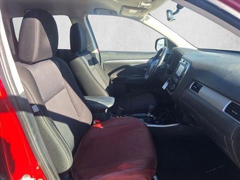 Used 2017 Mitsubishi Outlander ES image 18