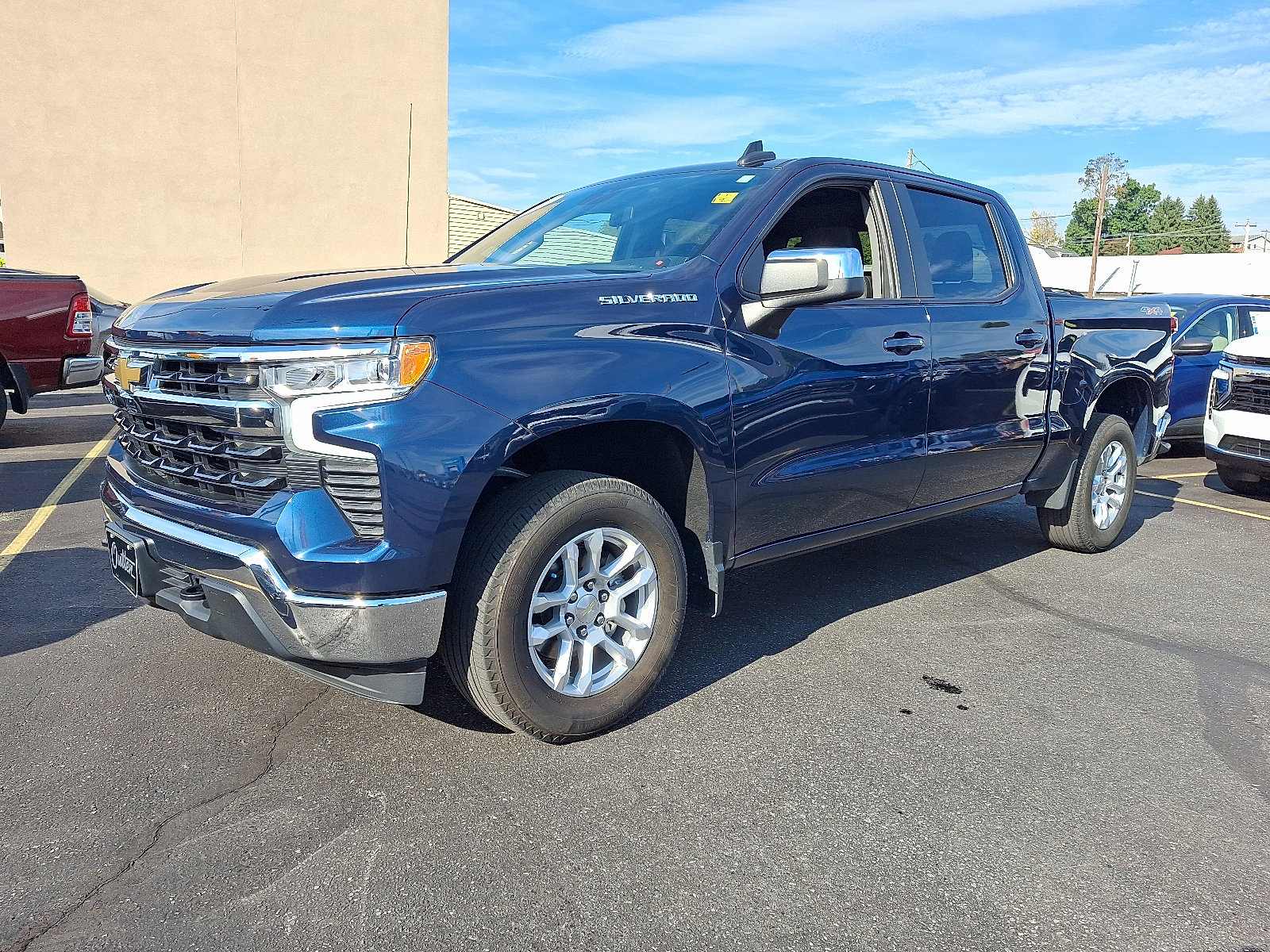 Used 2023 Chevrolet Silverado 1500 LT AWD/4WD image 1