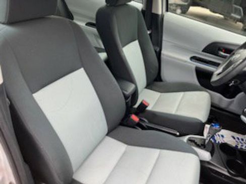 Used 2012 Toyota Prius C One image 6