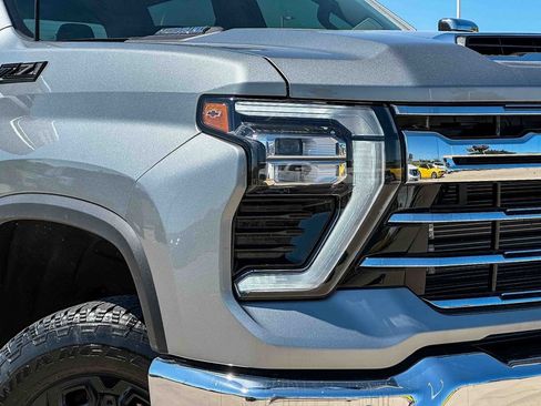 Used 2025 Chevrolet Silverado 3500 LTZ w/ LTZ Premium Package AWD/4WD image 10