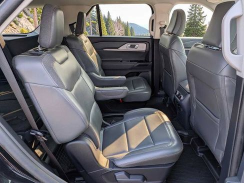 Certified 2025 Ford Explorer Active w/ Active Comfort Package AWD/4WD image 18