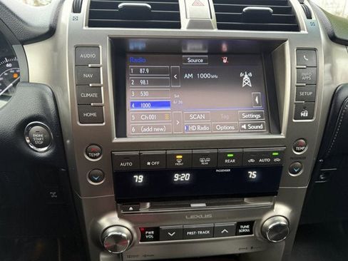 Used 2017 Lexus GX 460 Premium w/ Premium Package image 28