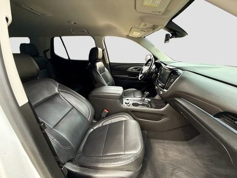 Used 2019 Chevrolet Traverse RS image 31