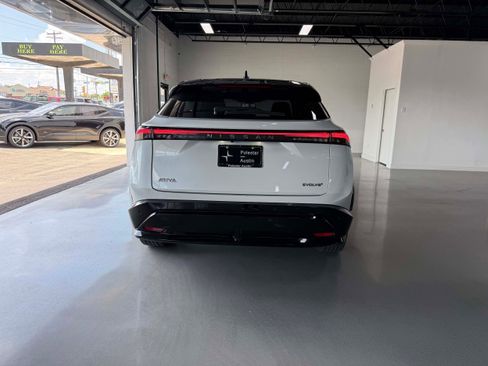 Used 2023 Nissan Ariya FWD image 5