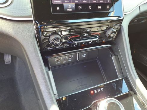 New 2025 Jeep Grand Cherokee Altitude image 14