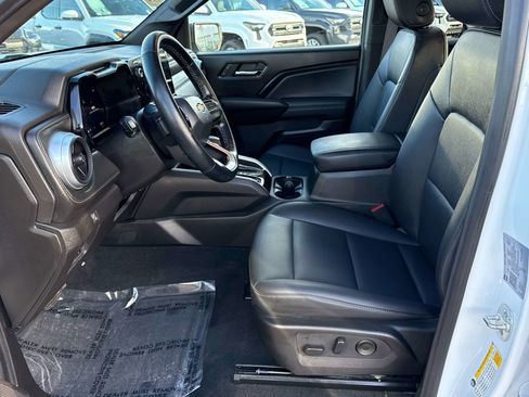 Used 2024 Chevrolet Colorado LT w/ LT Convenience Package III image 11