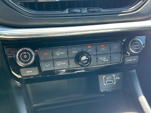 Used 2022 Jeep Compass Limited w/ (RED) Package image 34