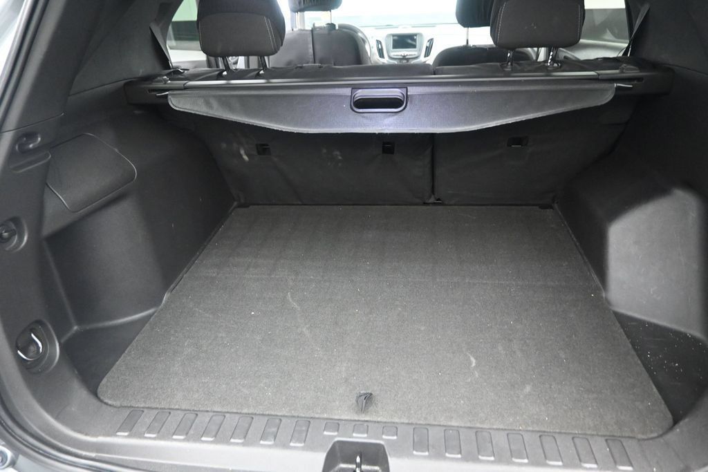 Used 2023 Chevrolet Equinox LS w/ LS Convenience Package FWD image 16