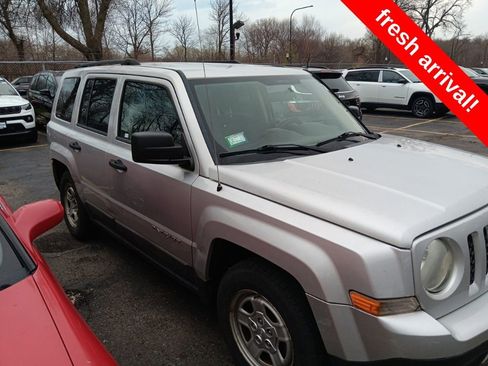 Used 2011 Jeep Patriot Sport image 2