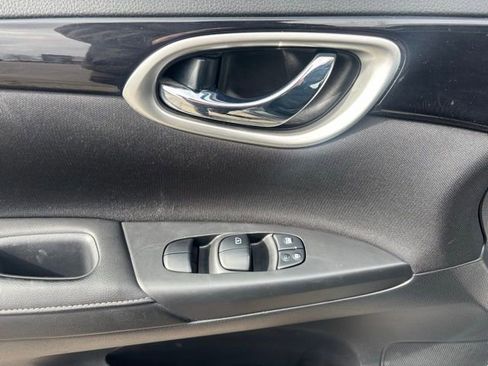 Used 2019 Nissan Sentra SV image 11