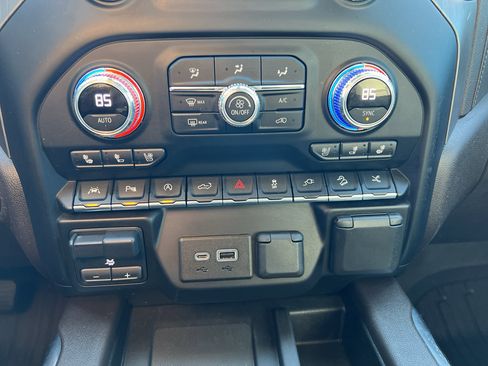 Used 2020 GMC Sierra 1500 Denali w/ Technology Package AWD/4WD image 31