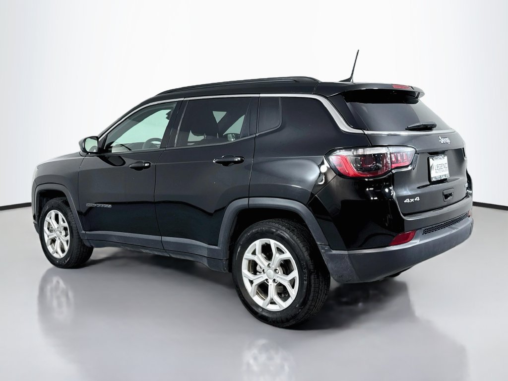 Used 2024 Jeep Compass Latitude AWD/4WD image 9