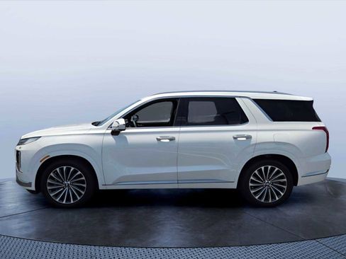 Used 2024 Hyundai Palisade Calligraphy FWD image 3